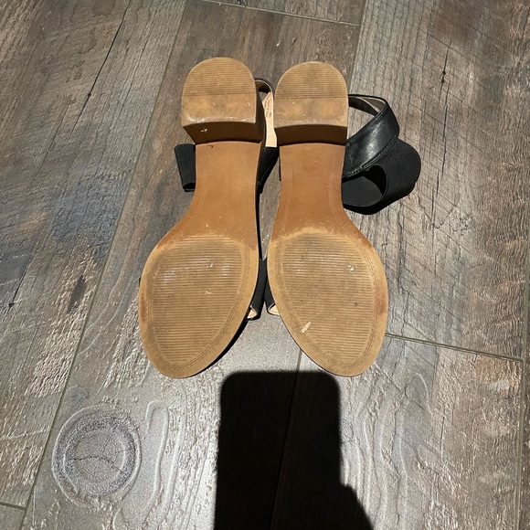 Steve Madden Black Sandals w/ Block Heel - Picture 2 of 3